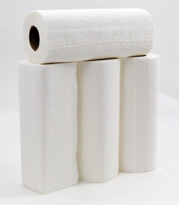 32  Large Pack of 3-ply Absorbent Kitchen Rolls 50 Sheets per Roll - Image 2